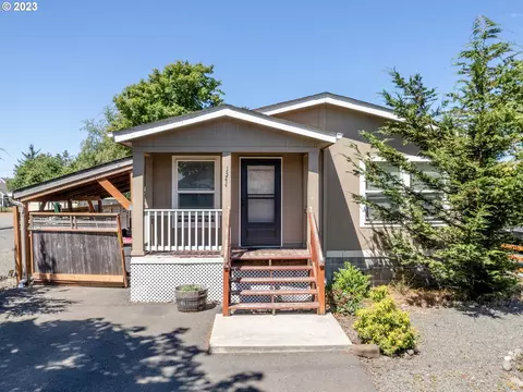 1344 10th Ave, Seaside, OR 97138