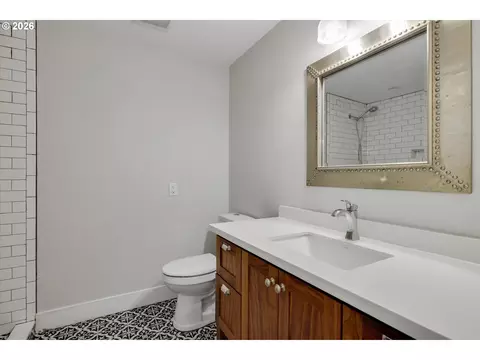 Bath - 12653 NE Cedarbrook Rd, Aurora, OR 97002 photo 1 of 4