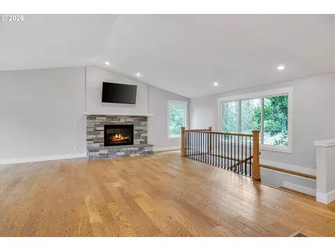 Living - 12653 NE Cedarbrook Rd, Aurora, OR 97002 photo 2 of 9