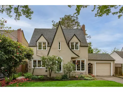 733 SE Peacock Ln, Portland, OR 97214