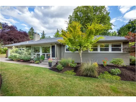 9040 SW Rambler Ln, Portland, OR 97223