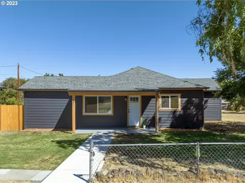 1921 E 15th St, The Dalles, OR 97058