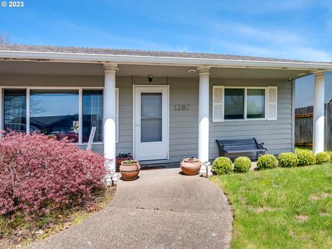 1389 Adelman Loop, Eugene, OR 97402