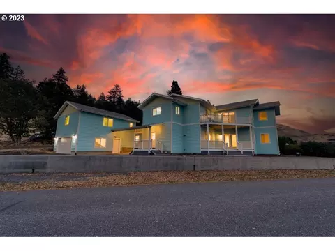405 Johnson Ave, Lyle, WA 98635
