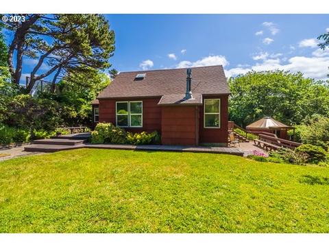 910 NW Cottage St, Newport, OR 97365