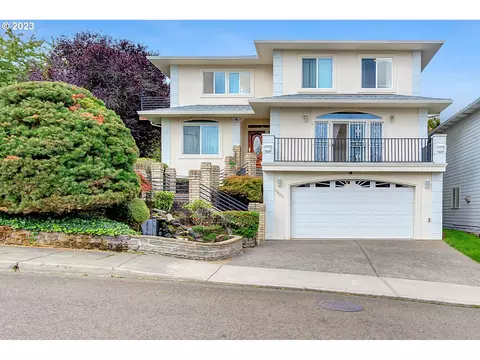 16423 SE Meadowland Ct, Portland, OR 97236