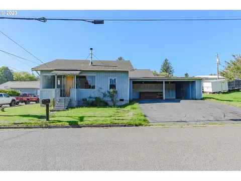 2792 Myrtle St, North Bend, OR 97459