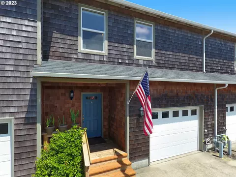 1045 5th Ave, Hammond, OR 97121