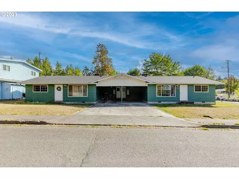 810 E 36th Ave, Eugene, OR 97405 photo 1