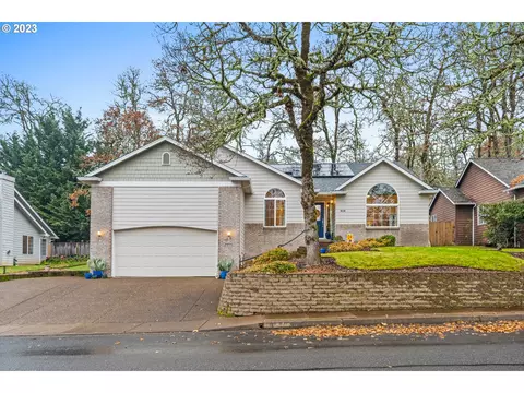 616 NW Denton Ave, Dallas, OR 97338