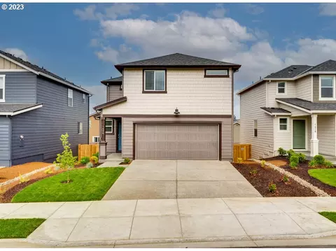 1702 W 14th St, La Center, WA 98629