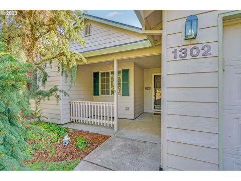 1302 SW Darci Dr, Mcminnville, OR 97128