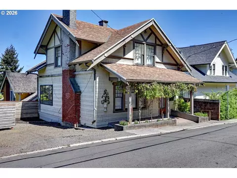 1244 Grand Ave, Astoria, OR 97103