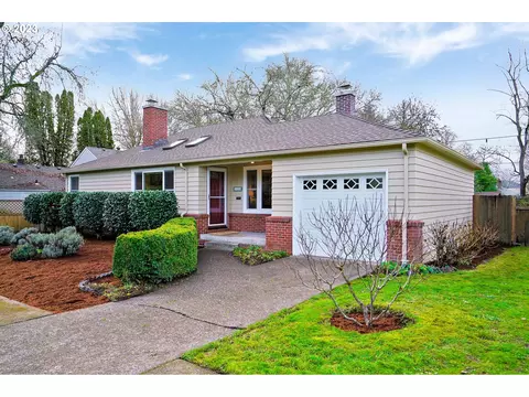 110 NW 32nd St, Corvallis, OR 97330