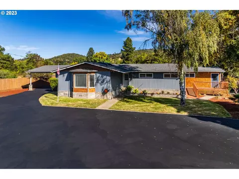 2254 SE Douglas Ave, Roseburg, OR 97470
