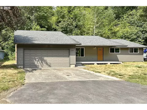 270 Laverne Dr, Kalama, WA 98625
