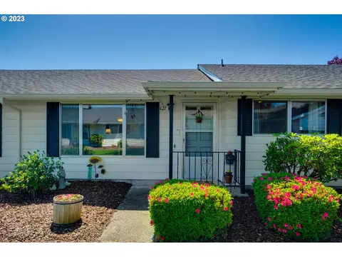 621 NE Fleming Ave # C-37, Gresham, OR 97030