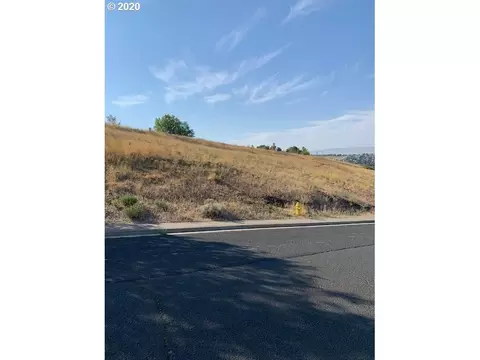 722 N Main St, Pendleton, OR 97801 photo 2