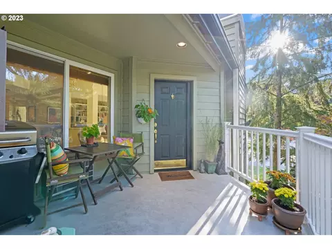 5054 Foothills Dr #A, Lake Oswego, OR 97034