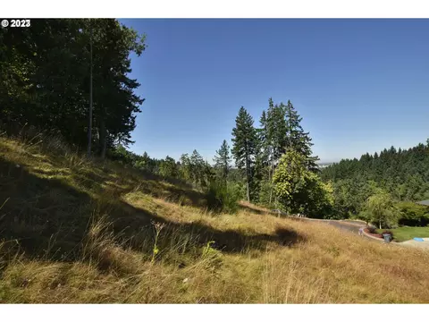 mountain ash blvd, Eugene, OR 97405