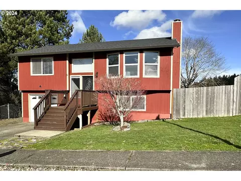 37485 Sandy Heights St, Sandy, OR 97055