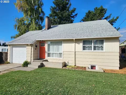 8253 NE Sacramento St, Portland, OR 97220