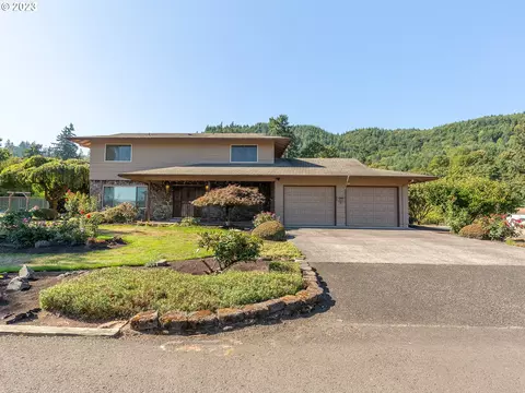 3145 6th St, Columbia City, OR 97018