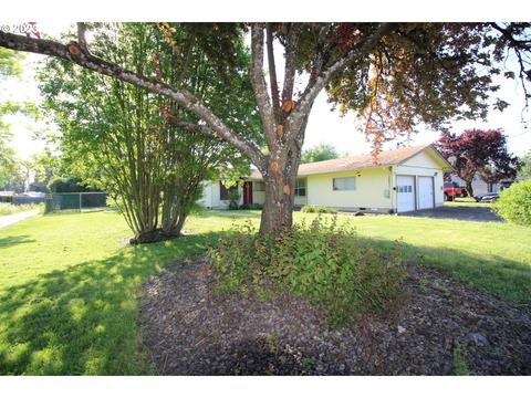 1325 7th St, Springfield, OR 97477