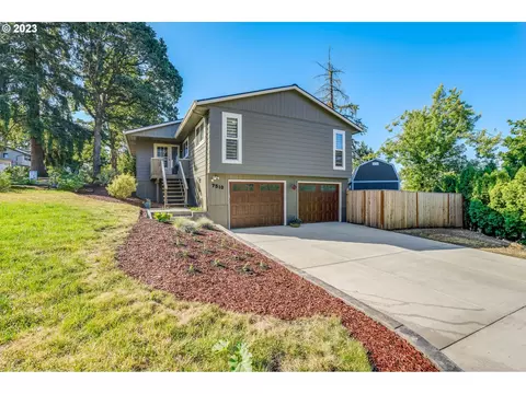 7510 Springhill Dr, Gladstone, OR 97027