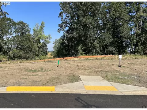 3164 NW Pinehurst Dr #77, Mcminnville, OR 97128