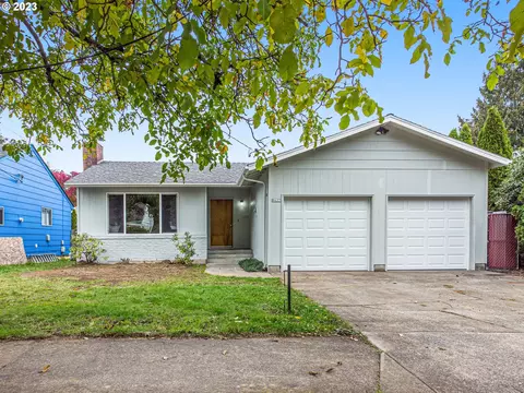 8627 SE Yamhill St, Portland, OR 97216