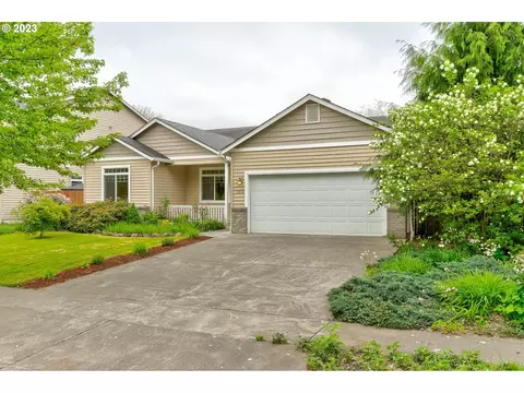1812 Schneiter Dr, Longview, WA 98632