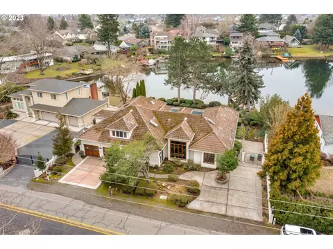 21530 NE Blue Lake Rd, Fairview, OR 97024