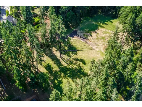 Spooky Hollow Dr, Eugene, OR 97405