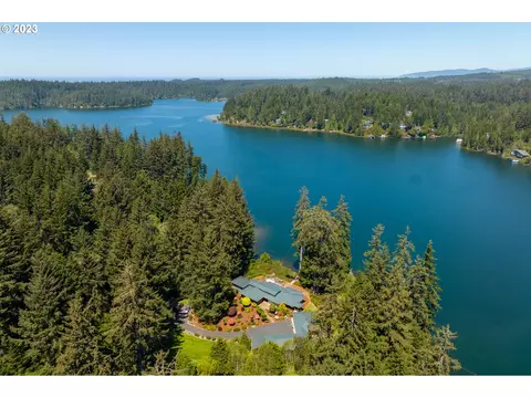 83917 Cloud Nine Rd, Florence, OR 97439