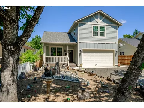 605 Calapooia Ave, Brownsville, OR 97327
