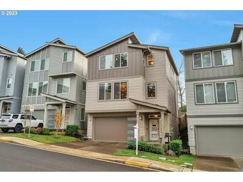 16760 SE Fox Glen Ct, Happy Valley, OR 97015