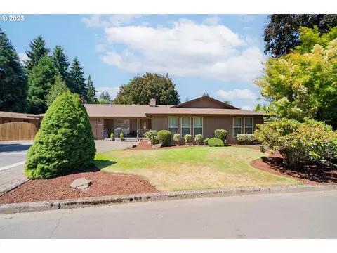 11012 NE Sherwood Dr, Vancouver, WA 98686
