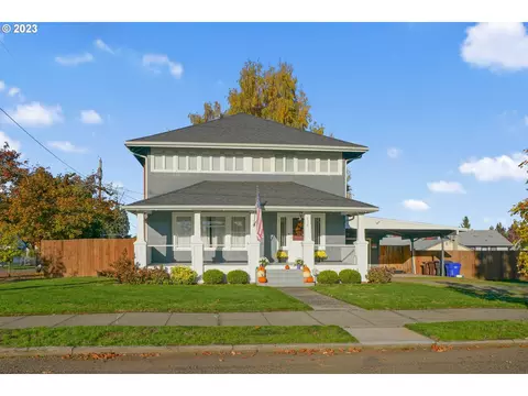 224 S Swiegle Ave, Molalla, OR 97038