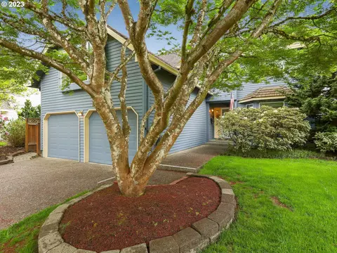 14318 Camden Ln, Lake Oswego, OR 97035