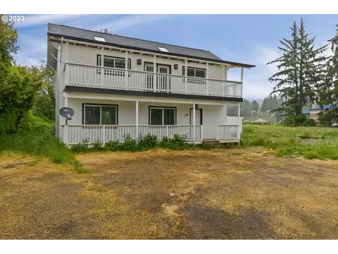 251 Barnes St, Kelso, WA 98626