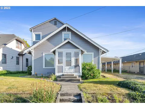 1805 8th St, Tillamook, OR 97141