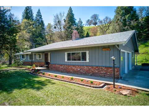 17248 N Bank Rd, Roseburg, OR 97470