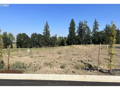 1597 NW Jackson St #104, Mcminnville, OR 97128