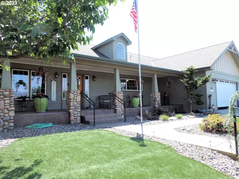 2410 E 13th St, The Dalles, OR 97058