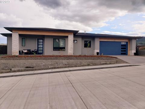 2130 Elevation Ct, La Grande, OR 97850
