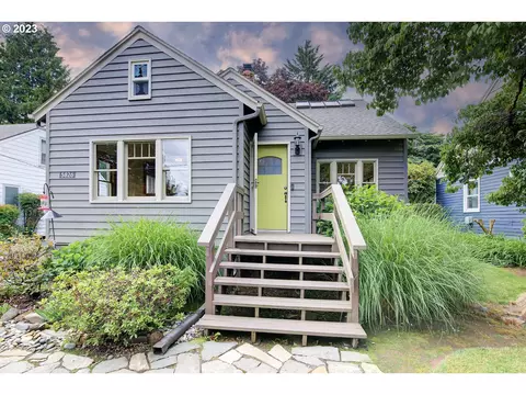 5826 NE Wygant St, Portland, OR 97218