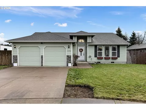 1020 Hazelnut Ct, Creswell, OR 97426