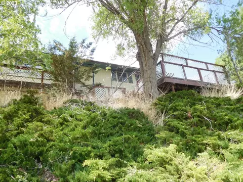 325 NW 3rd St, Pilot Rock, OR 97868
