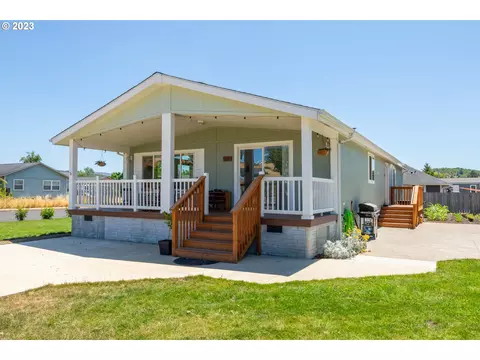 117 S Park Ct, Roseburg, OR 97471